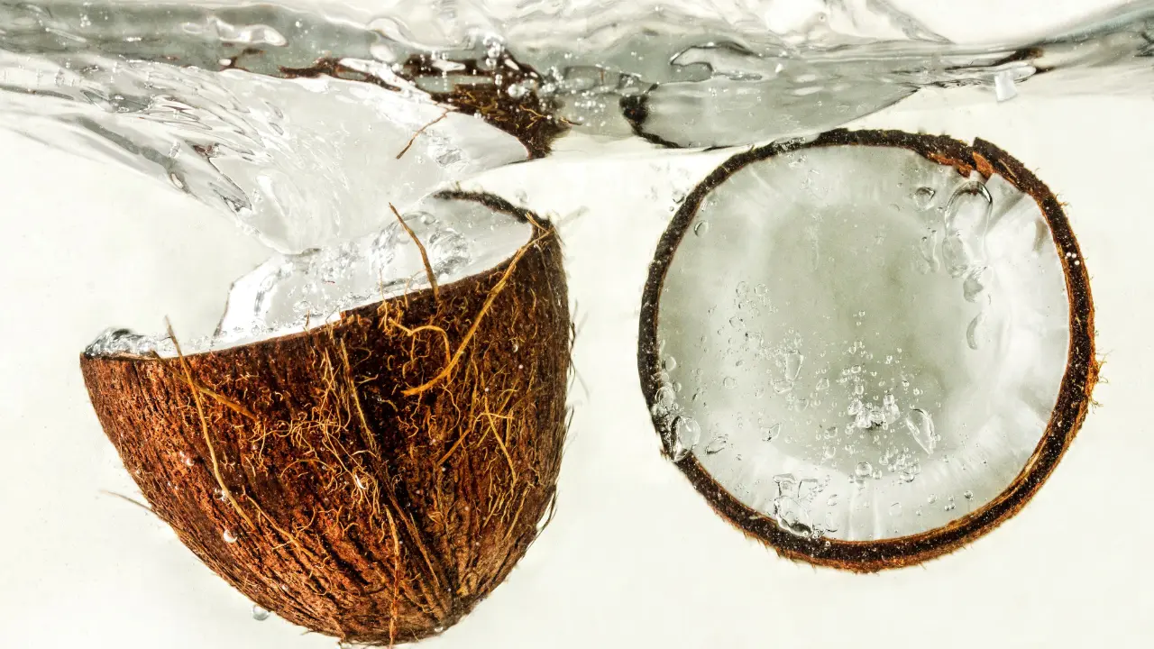 can-you-drink-brown-coconut-water-nasami (2)