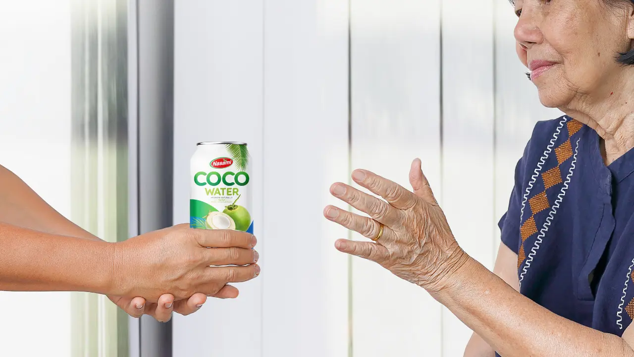 Is Coconut Water Good For Heartburn? 2 is-coconut-water-good-for-heartburn-nasami (1)