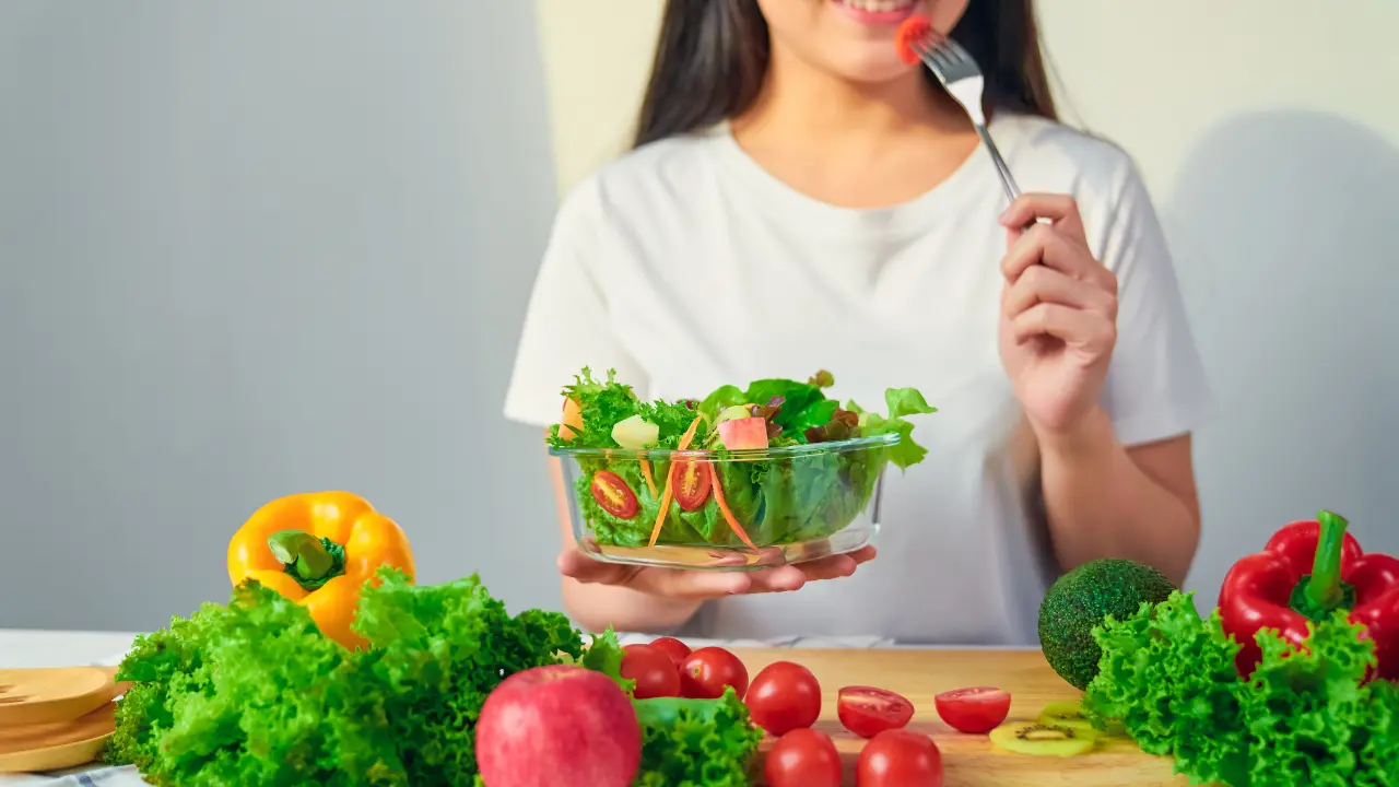 Is Coconut Water Good For IBS? 10 is-coconut-water-good-for-ibs-nasami (6)