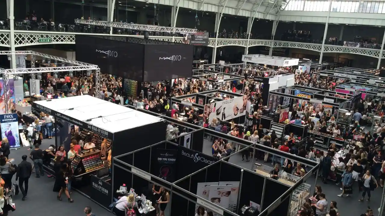 Aloe Juice Export: Unlocking High Demand Opportunities 2025 12 Engaging in Trade Shows and Expos.