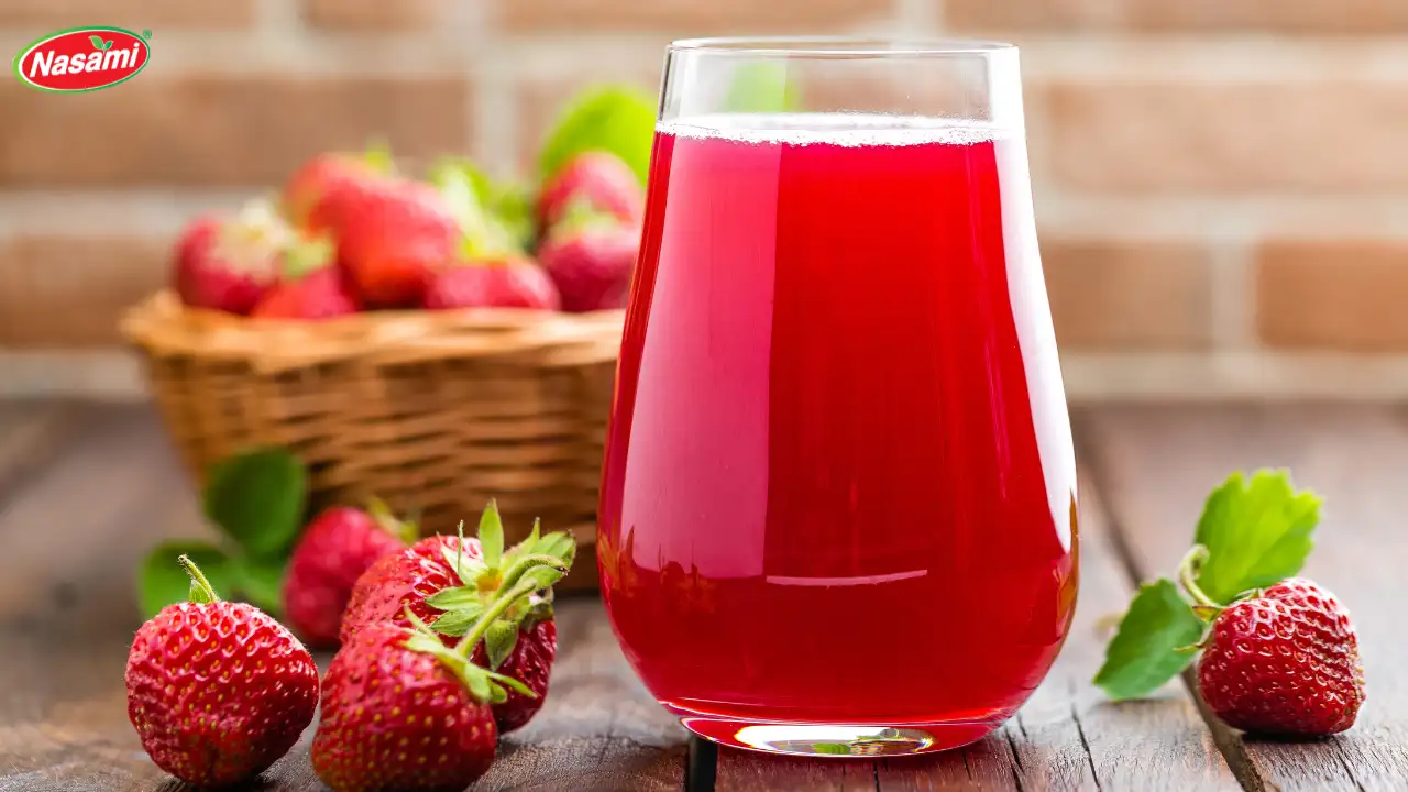 Natural Strawberry Juice: 5 Powerful Reasons to Switch Today 11 Natural Strawberry Juice in a Glass