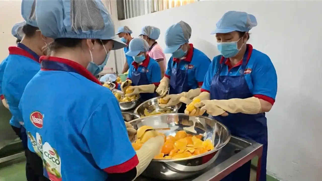 Mango Fruit Juice: The Best Beverage Business in 2025 3 mango-juice-nasami-5